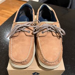 Boys Sperry size 5
